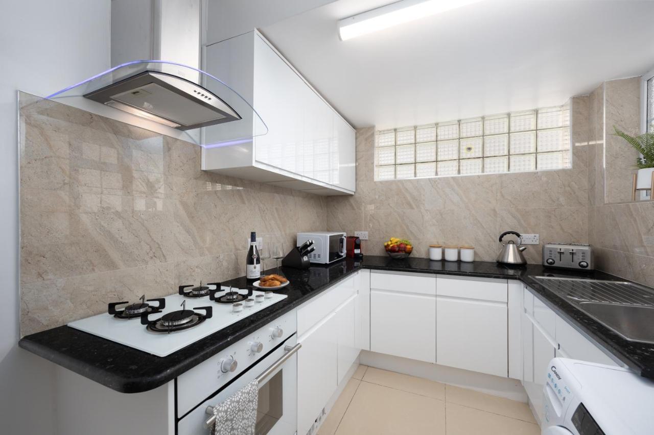 Spacious 4 Bedroom House Next To Kensington Palace ลอนดอน ภายนอก รูปภาพ