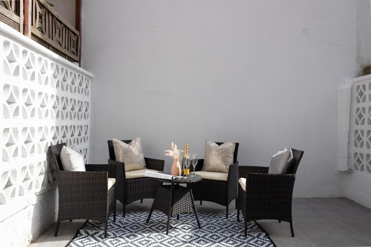 Spacious 4 Bedroom House Next To Kensington Palace ลอนดอน ภายนอก รูปภาพ