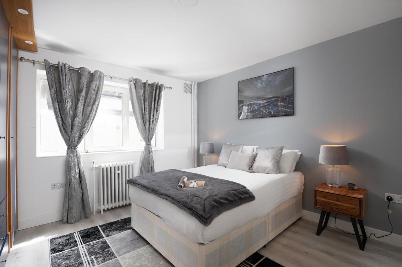 Spacious 4 Bedroom House Next To Kensington Palace ลอนดอน ภายนอก รูปภาพ