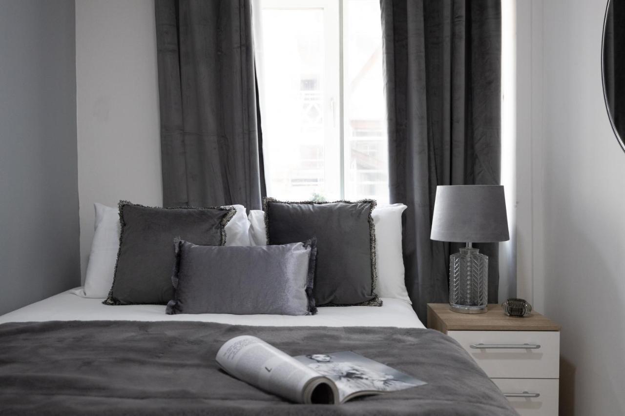 Spacious 4 Bedroom House Next To Kensington Palace ลอนดอน ภายนอก รูปภาพ