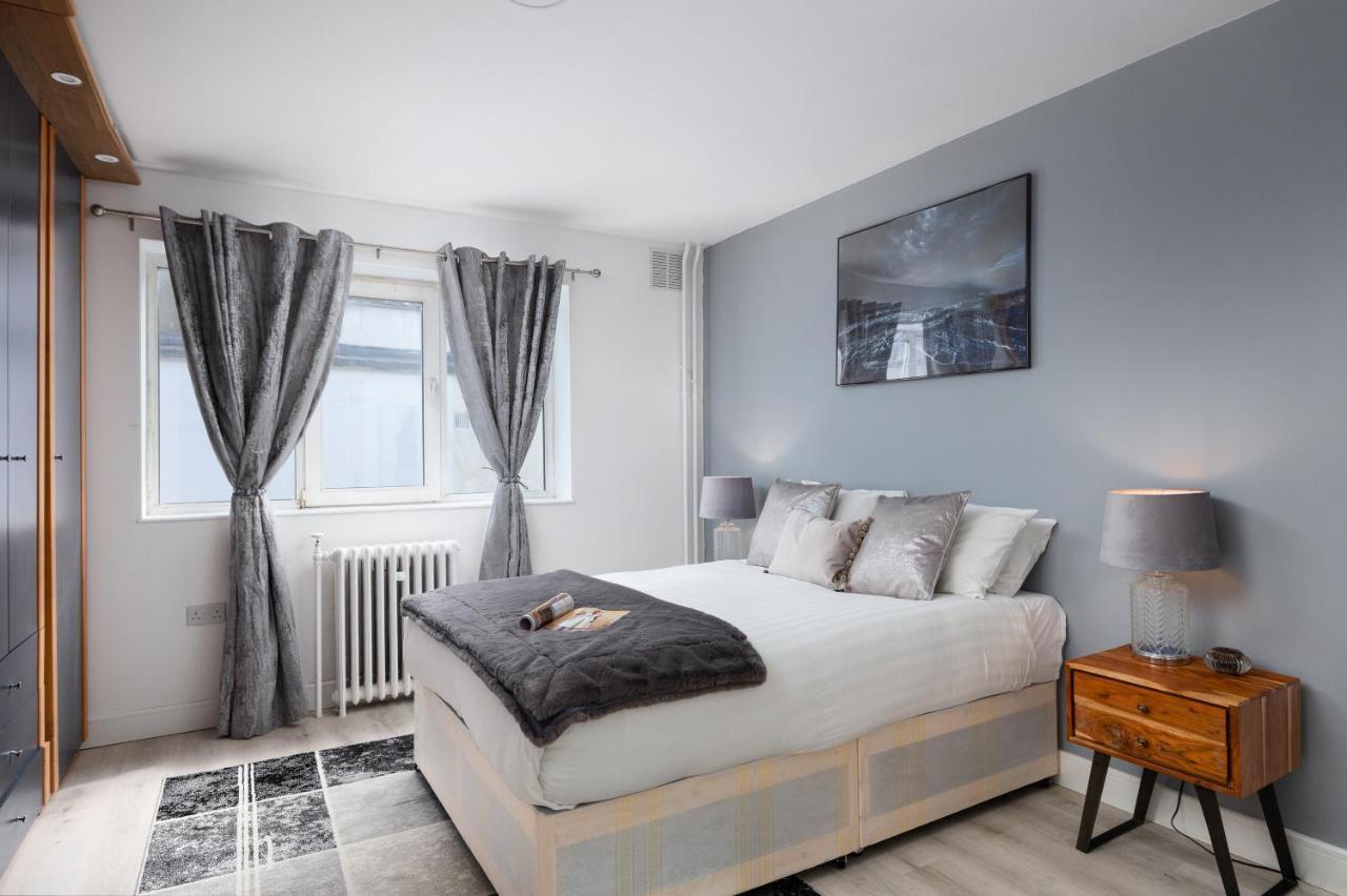 Spacious 4 Bedroom House Next To Kensington Palace ลอนดอน ภายนอก รูปภาพ