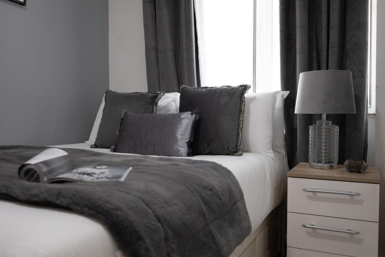 Spacious 4 Bedroom House Next To Kensington Palace ลอนดอน ภายนอก รูปภาพ