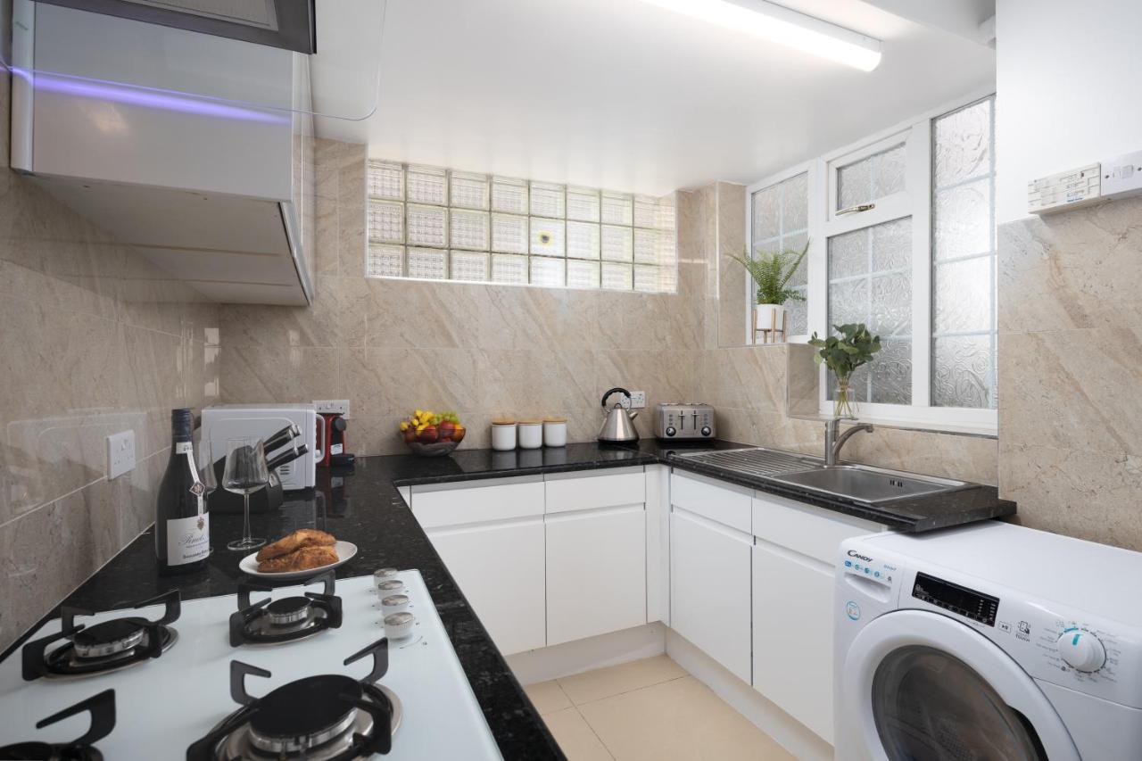 Spacious 4 Bedroom House Next To Kensington Palace ลอนดอน ภายนอก รูปภาพ